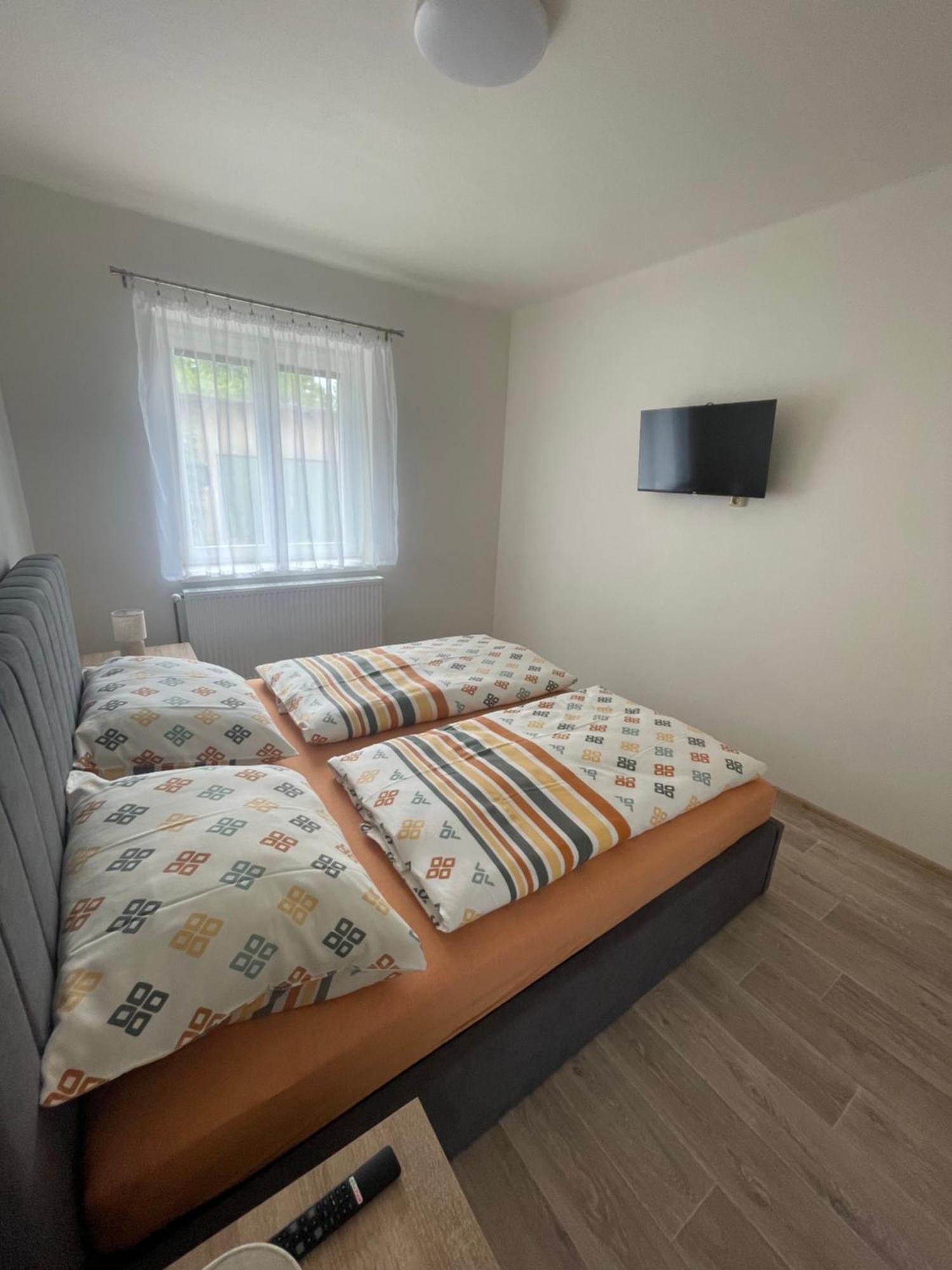 Apartmany Ferie Дечин Екстериор снимка